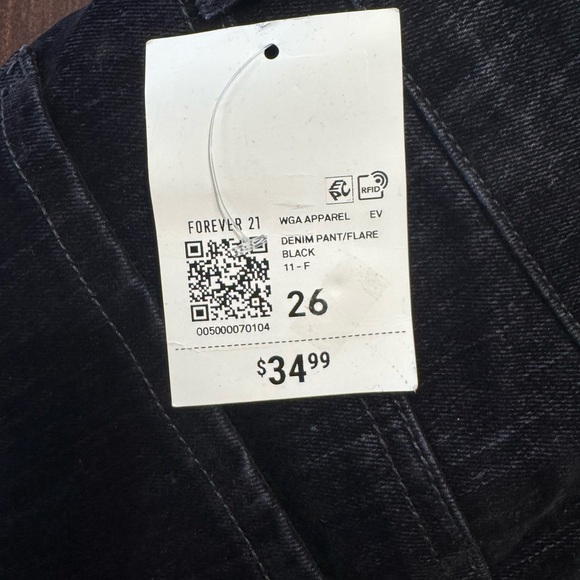 Forever 21 Low Rise Slim Flare Jeans Size 26 Black Blue - Picture 3 of 8